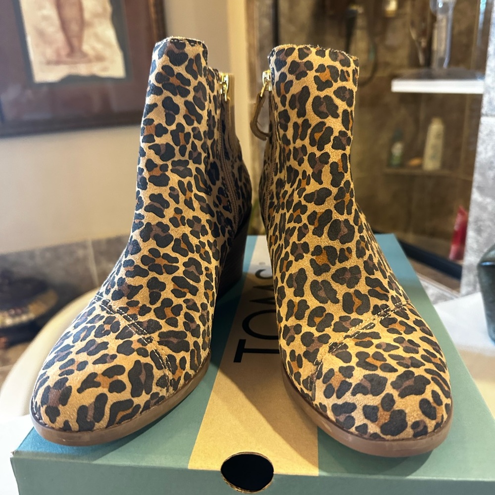 Brand New Leopard Print Tom Brand Women’s Boots